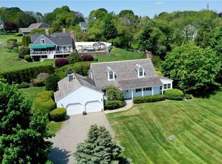 230 Sea Meadow Dr, Portsmouth, RI 02871