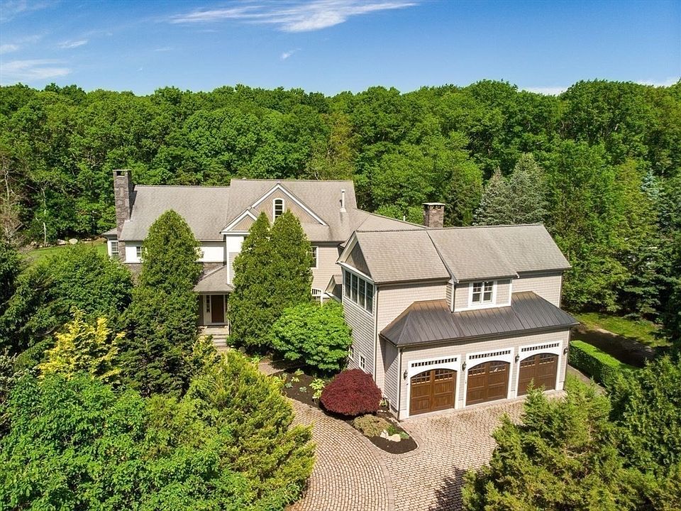 1st image of 2 Stonegate Ln