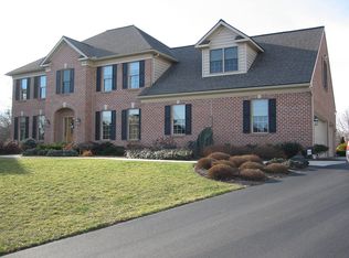 2220 Parkton Ln, York, PA 17408