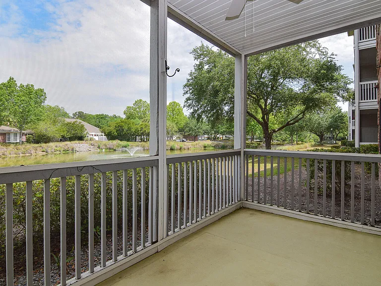1481 Cambridge Lakes Dr — Photo 18