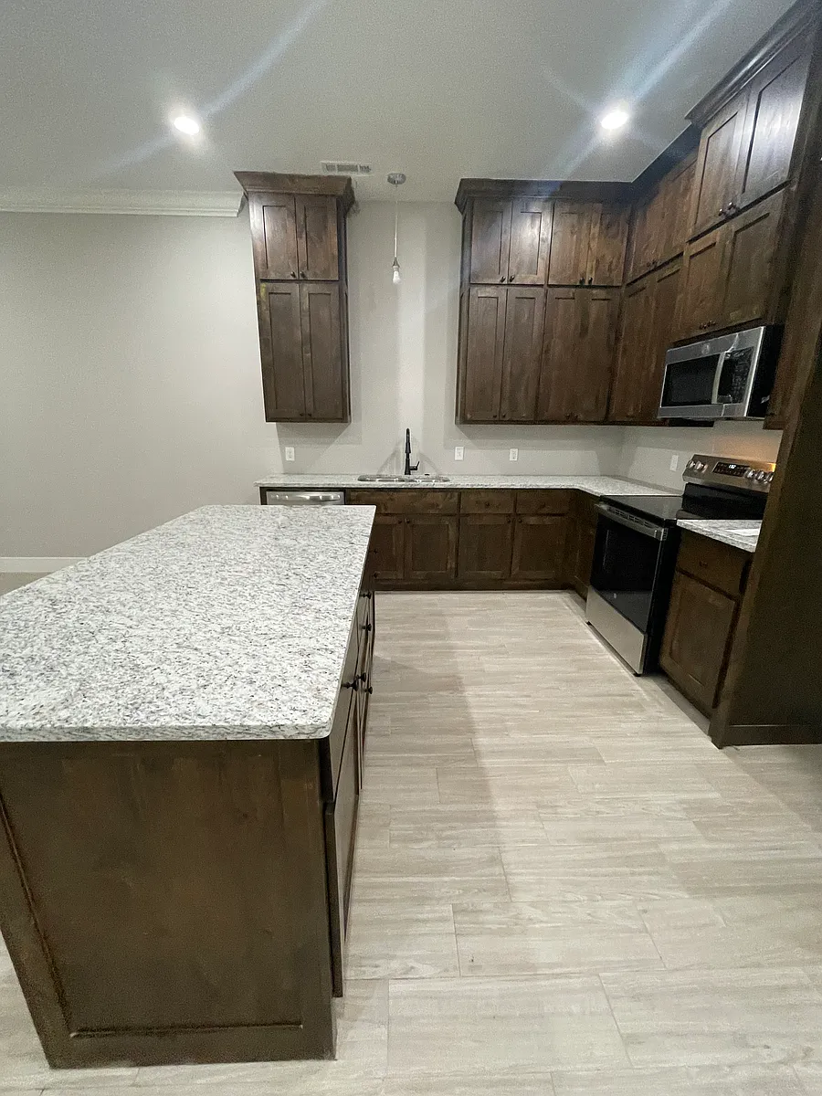 Building Photo - 6642 W Sunset Ave #D