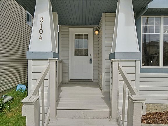 5th image of 3104 32nd Ave NW