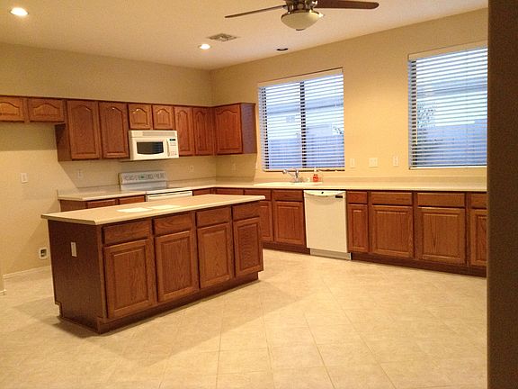 5th image of 2141 E Bellerive Pl