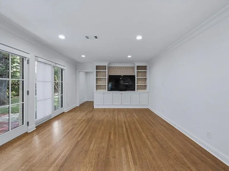 329 Eastwood Ave — Photo 21