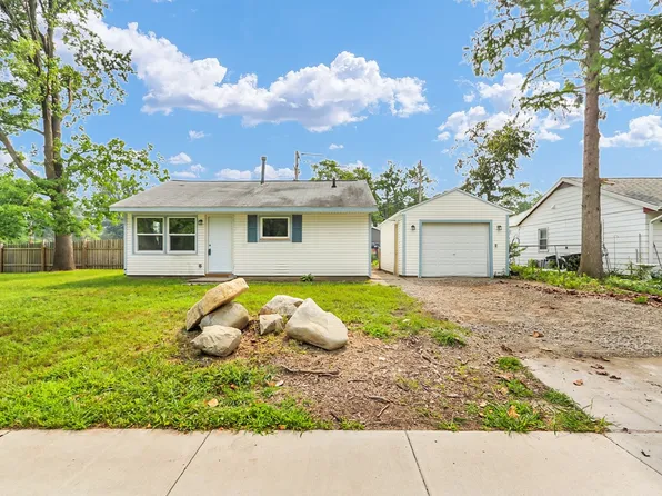 1408 Hedge Rd, Champaign, IL 61820