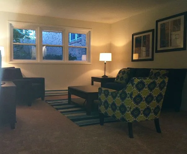2 bed, 975 sqft, $1,595 — Photo 3