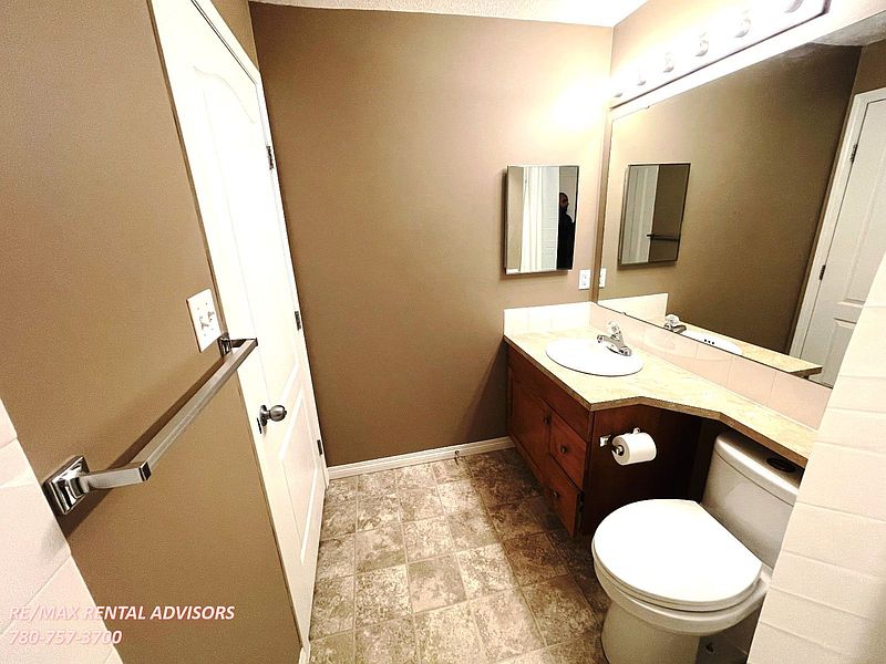 Edmonton Apartment for rent - 2 Bedrooms — photo 14