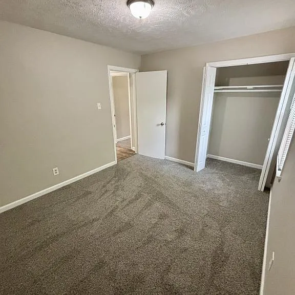 330 Richmond Dr — Photo 14
