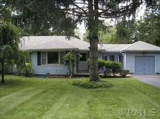 35 Schyler Dr, Poughkeepsie, NY 12603