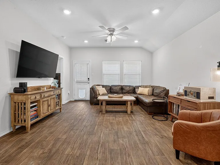 196 Harvest Creek Dr — Photo 4