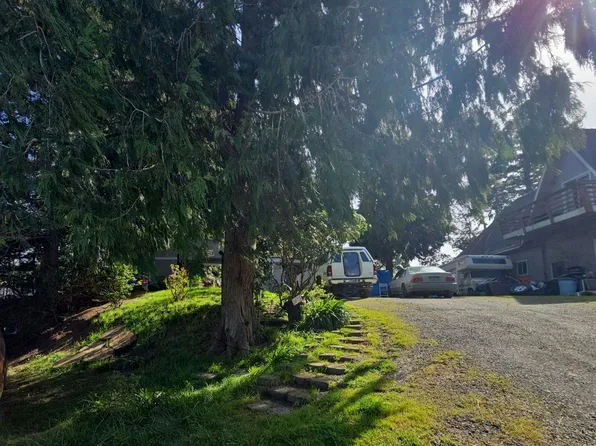 1675 Maxwell St, Coos Bay, OR 97420