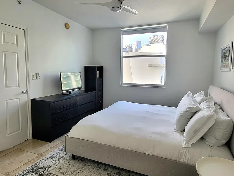 1723 SW 2nd Ave #1007 — Photo 6