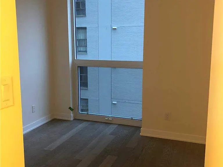 17 Dundonald St #502 — Photo 4