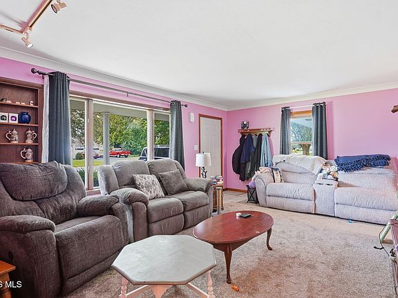 4th image of 305 Taylor St