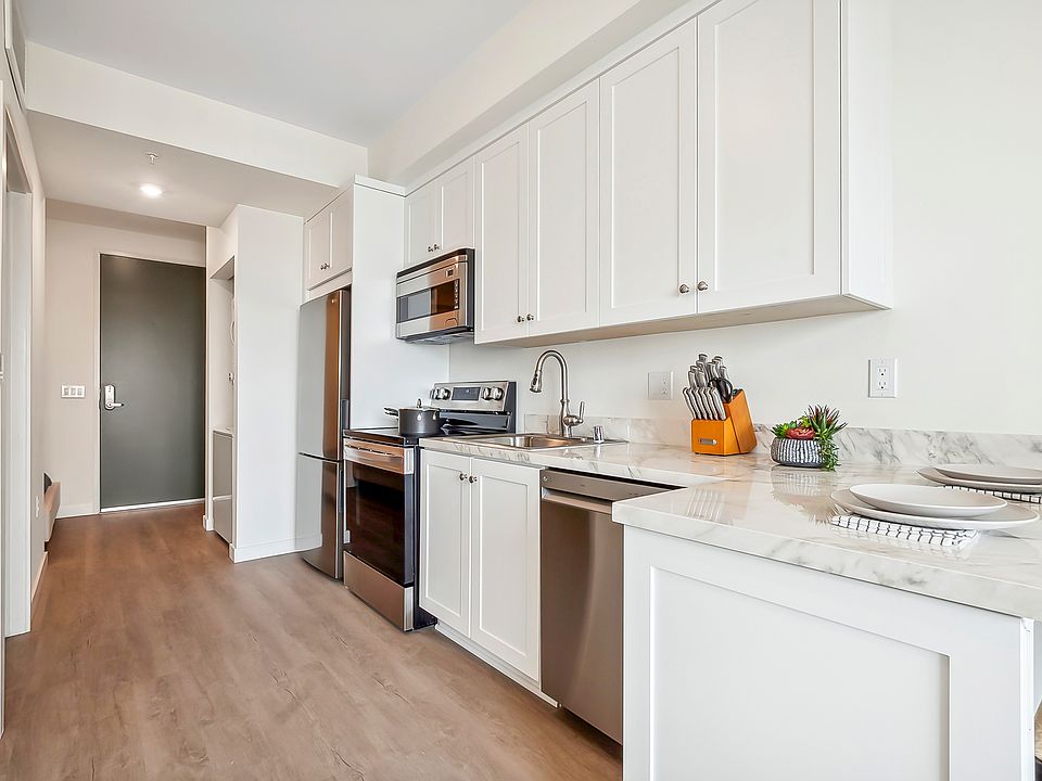 1st image of 3067 N Park Way #209