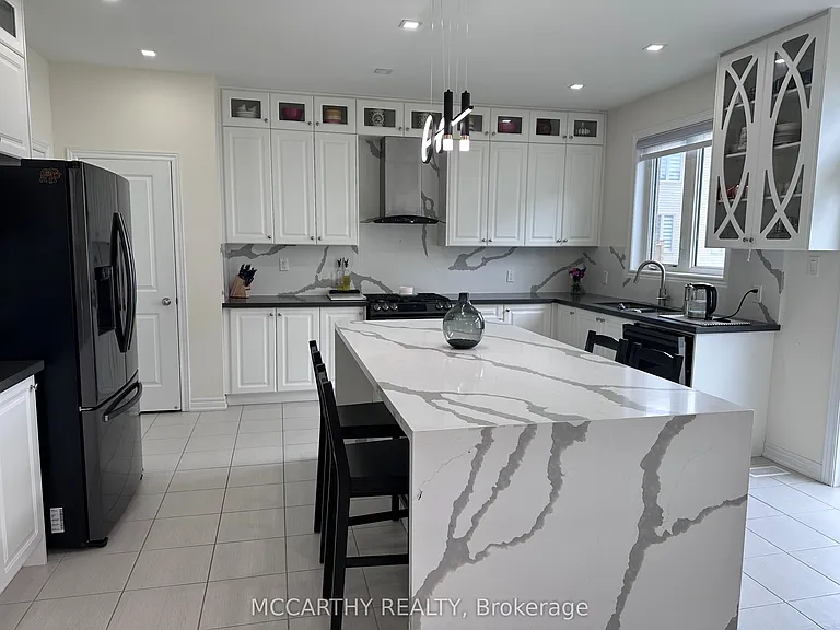 451 Black Cherry Cres — Photo 15