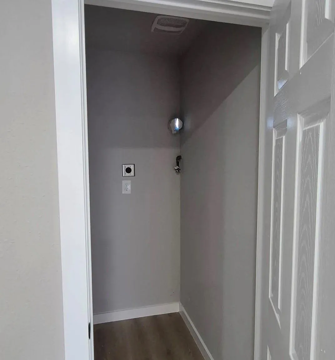 2 bed, 1.0 bath, $1,100 — Photo 3