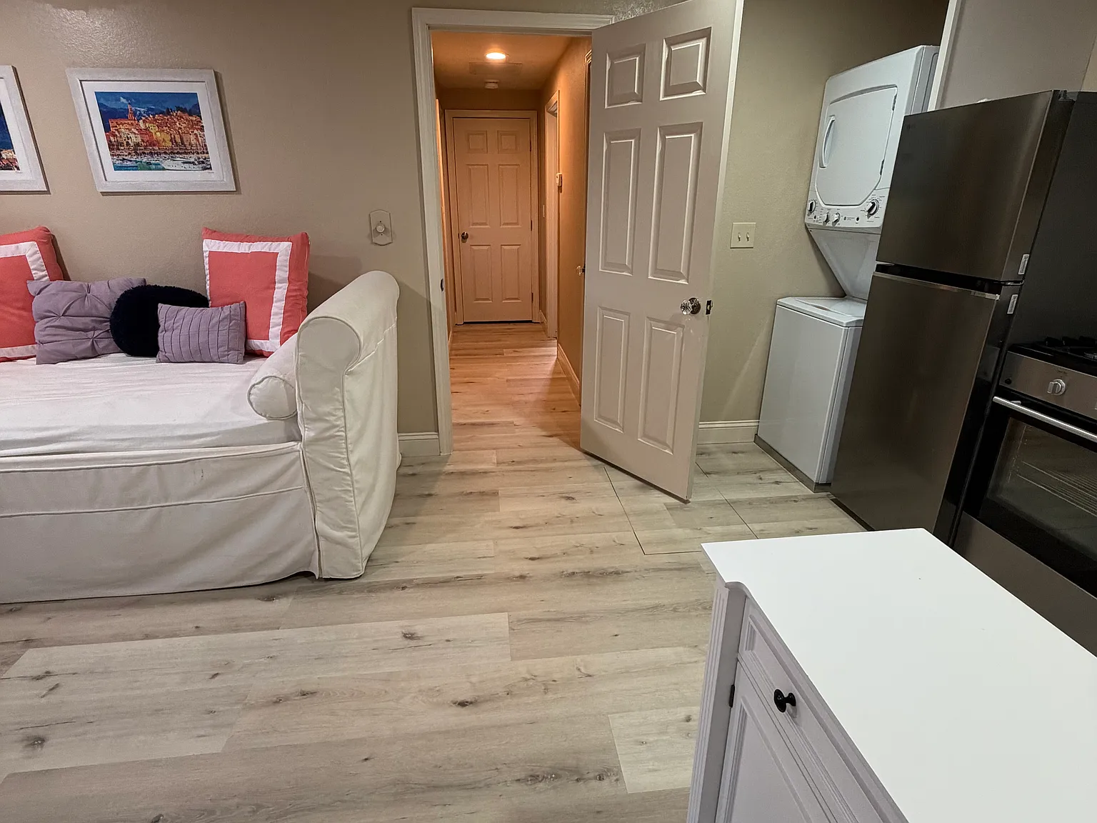1 bed, 480 sqft, $2,400 — Photo 2