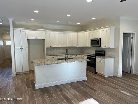 2nd image of 1414 Summer Meadow Dr