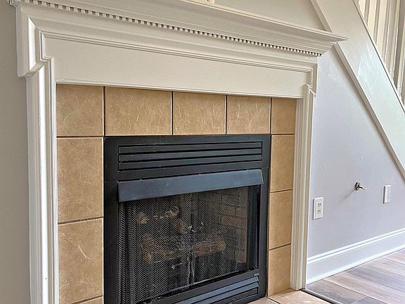 5th image of 220 Willow Oak Dr