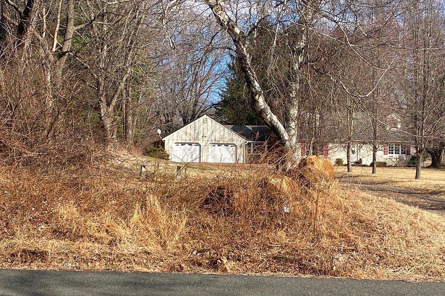 2nd image of 236 Old Turnpike Rd