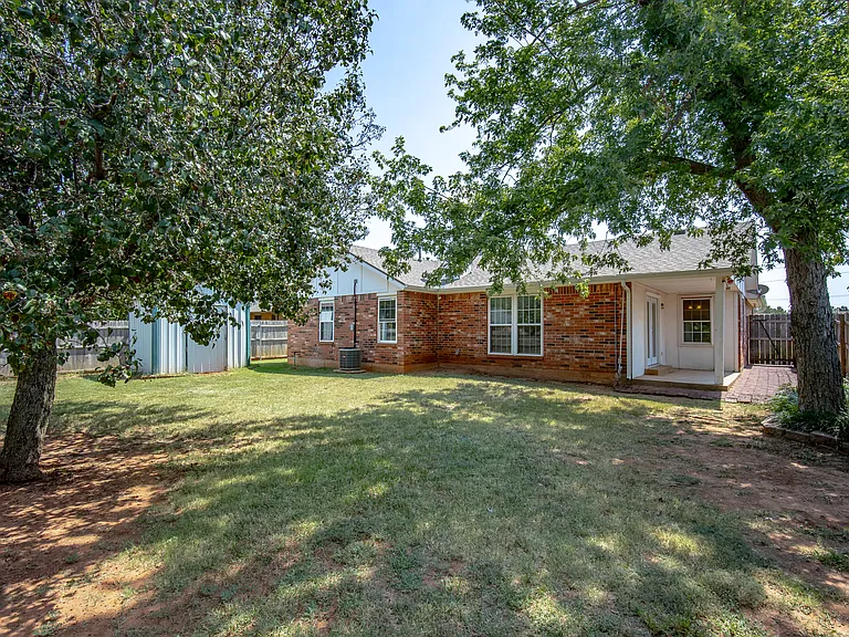 2605 Pennington Ave — Photo 20