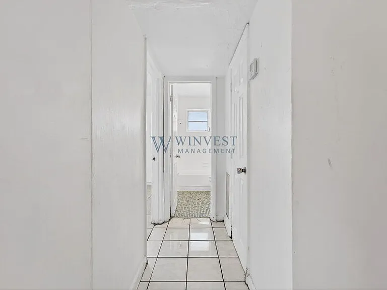 Presidential View Apartments — Photo 37