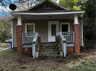 207 Lee St, Spring Lake, NC 28390