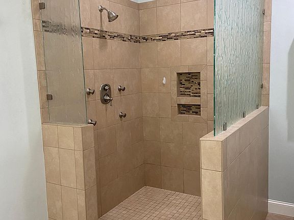 4th image of 1012 Townes Ct