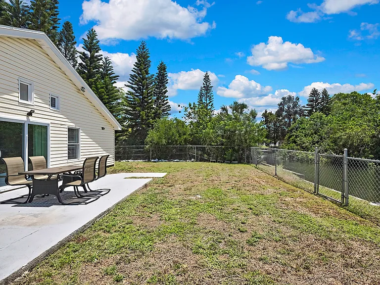 7308 Maryland Ave — Photo 12