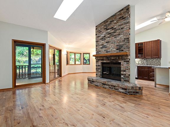 2nd image of 5546 Village Dr