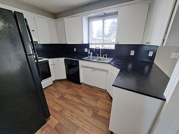 4th image of 321 School St SE APT 2