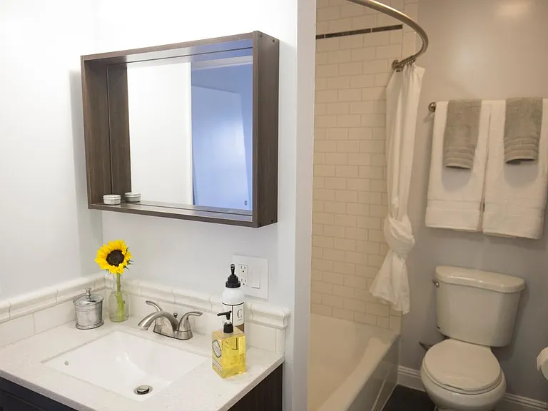 652 N Marengo Ave #102 — Photo 8