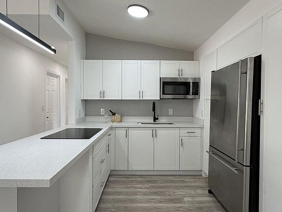 3rd image of 1624 NW 16th Street