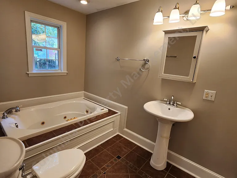 617 Muller Ave — Photo 11