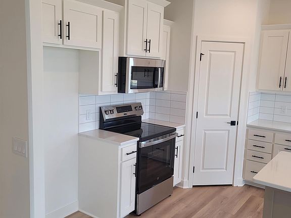 7th image of this home