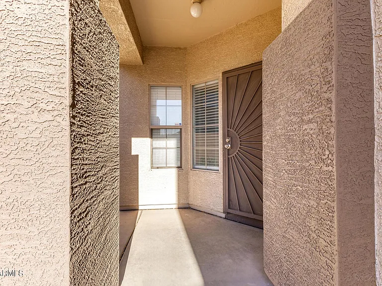 1501 S 113th Dr — Photo 4