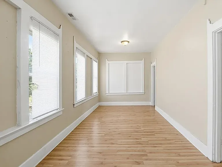 2605 Washington Ave — Photo 13