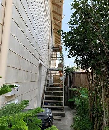 2nd image of 439 Elmira Ave APT B