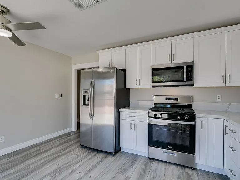 8292 Palmada Dr — Photo 24