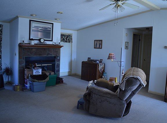 4th image of 208 Becton Cir