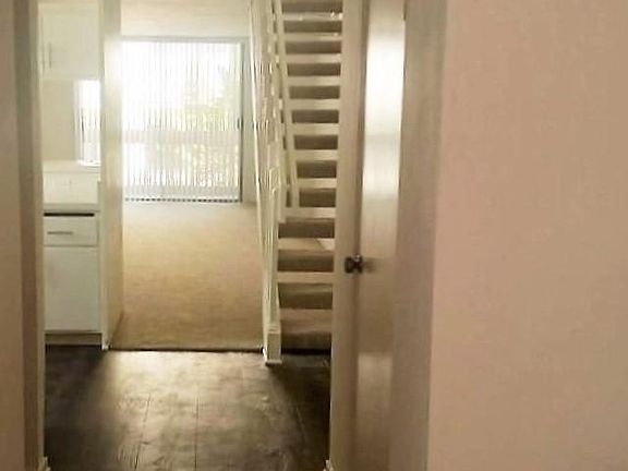 2nd image of 208-1414 Greenfield Ave #208