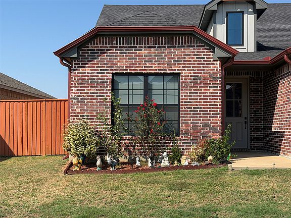 5th image of 859 Springfield Ct