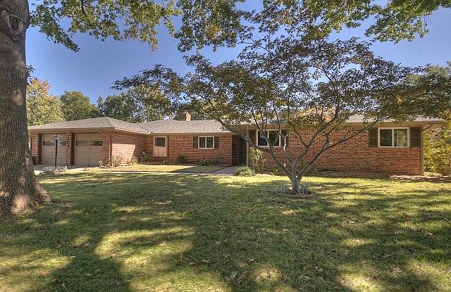 Lovely Sprawling Home with 2 Car Garage