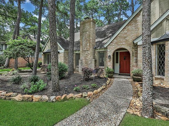 2nd image of 2115 Laurel Hill Dr