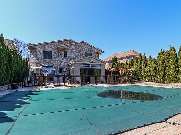 800sq. ft. Underground Pool