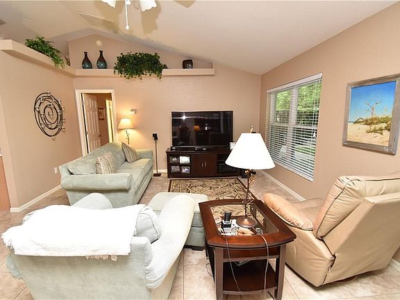 5th image of 2720 La Vista Dr