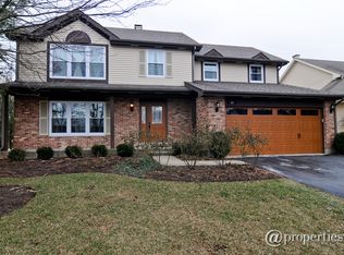 67 Montclair Rd, Vernon Hills, IL 60061