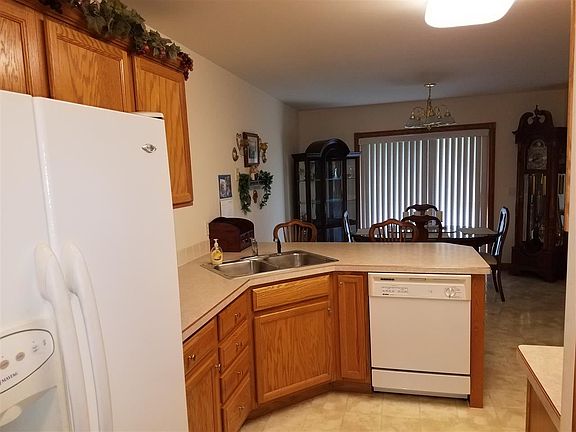 4th image of 3080 Creekwood Cir