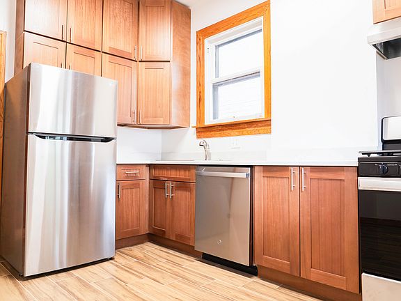 3rd image of 2060 N Ogden St